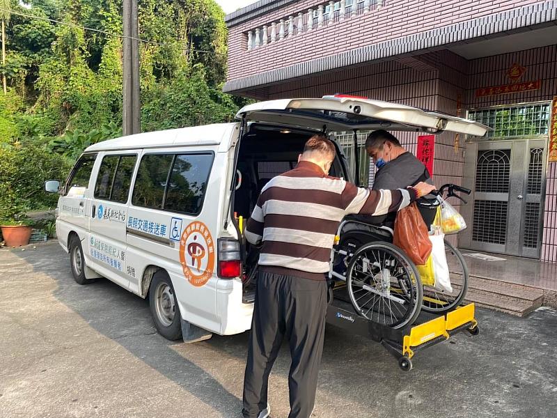 嘉義「長照交通接送預約服務系統」上線，高齡與失能者就醫更便利-1