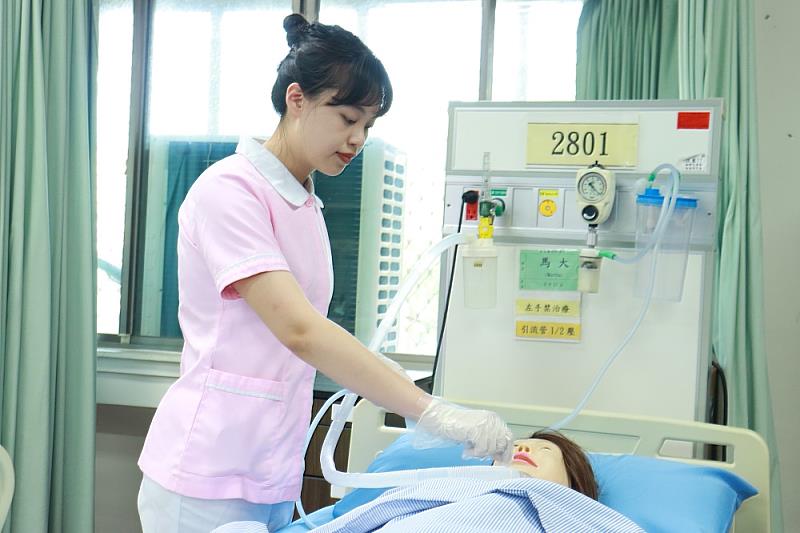 吳祐儂主動參與指導教師的研究計畫