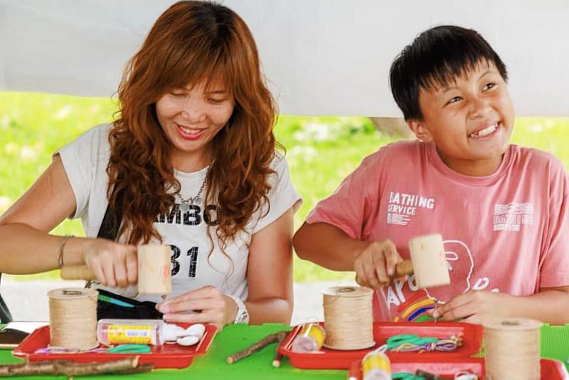 「衣起南島探險趣」闖關活動有機會獲得專屬圖騰手機背帶及豐富大獎。