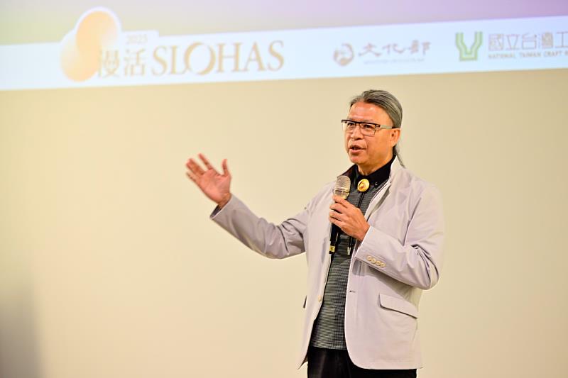 工藝中心主任陳殿禮表示，「台語工藝詞庫」網站首波收錄多達一千兩百組關鍵台語工藝詞彙，涵蓋陶瓷、木藝、金工、竹藤、纖維、玻璃、漆藝、石藝、皮革、紙藝等十一項工藝類別，結合數位科技應用，串連語言與文化記憶，讓工藝知識與在地語言延續傳承下去。