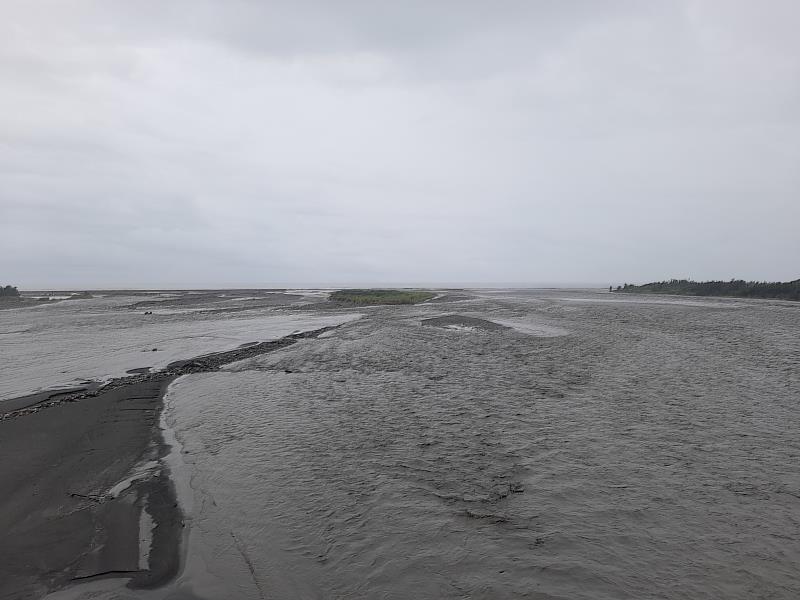 薇帕颱風挾帶豪雨毀卑南溪水覆蓋區 臺東縣政府即刻投入搶修 呼籲做好防塵防護