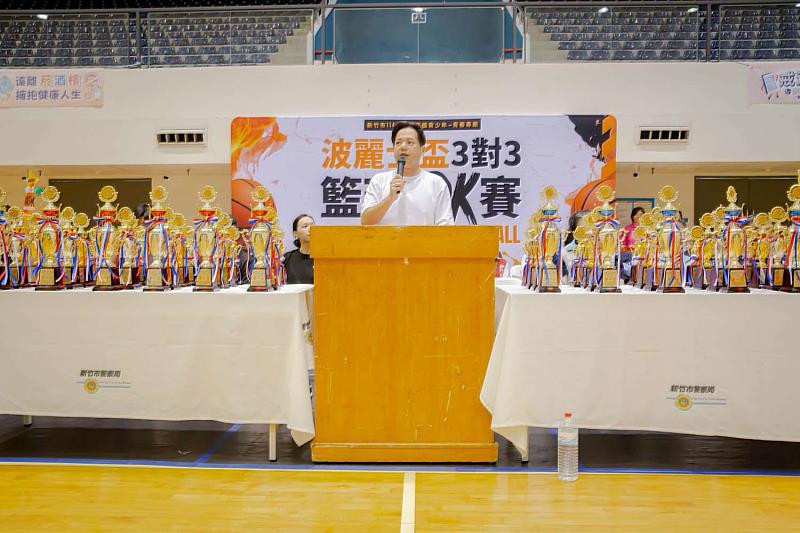 邱臣遠代理市長致詞，將防詐拒菸反毒向下扎根。