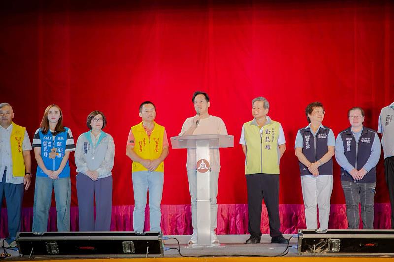 代理市長邱臣遠致詞。