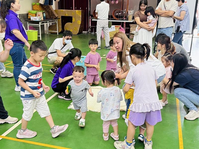 嘉義縣太保、民雄如親公共托嬰中心首屆寶寶畢業典禮 -5