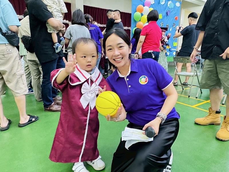 嘉義縣太保、民雄如親公共托嬰中心首屆寶寶畢業典禮 -4