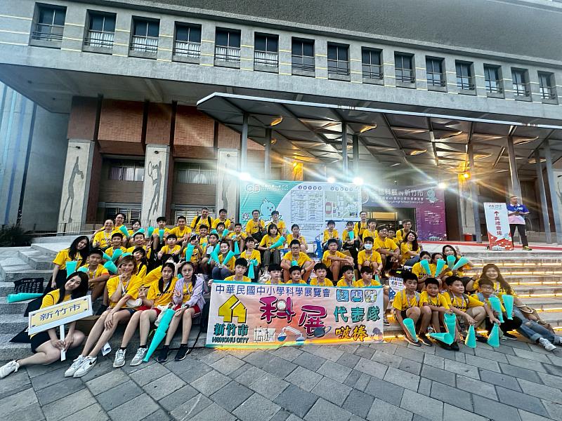 參展師生大合照