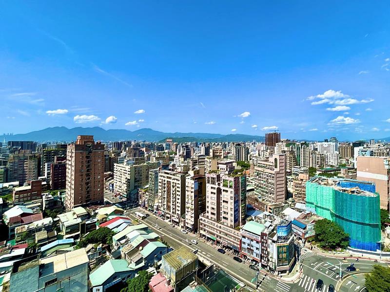 實價登錄顯示，大同區近一年屋齡5年以下的住宅交易占比超過3成。永慶分析，受益於危老都更，大同區區內新建案供給穩定，再加上價格相對較低，使得交易熱絡。