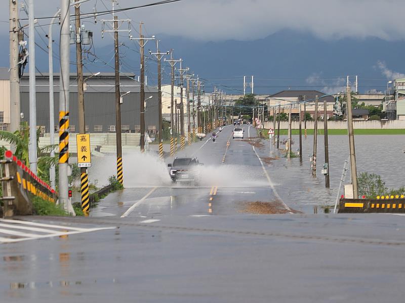 行政院政委陳金德視察淹水災情