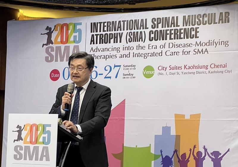 高醫大鐘育志名譽教授指出,台灣五年來的新生兒篩檢經驗顯示SMA實際發病時間點遠遠早於過去的認知