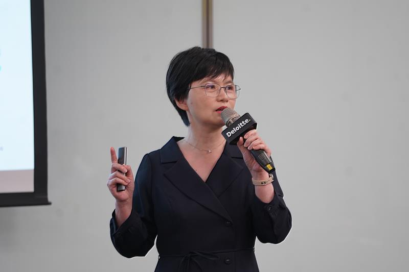 勤業眾信稅務服務資深會計師洪于婷