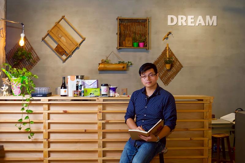 黃瑞仁毅然決然放棄高薪的台積電研發工程師工作，決定創業投身影音文創。