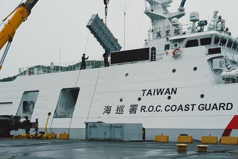 萬里艦裝載防衛性武器實彈