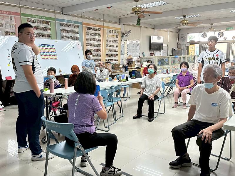 圖說：中信科大「老當益壯」計畫讓溪美社區長輩樂活每一天。（圖/中信科大提供）