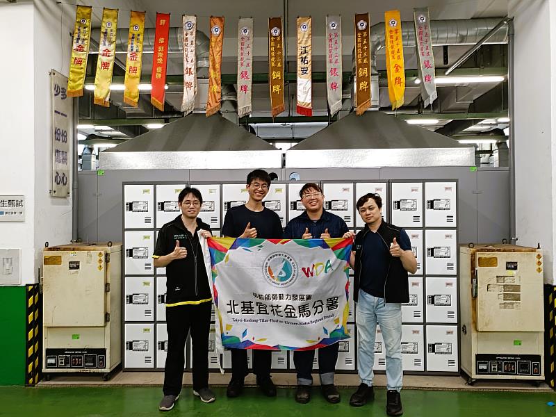 北分署10位選手晉級第二階段國手選拔。銲接選手劉軒瑋(右2)、工業機械選手潘柏丞(左2)雙雙晉級，力拚亞洲技能競賽國手代表權