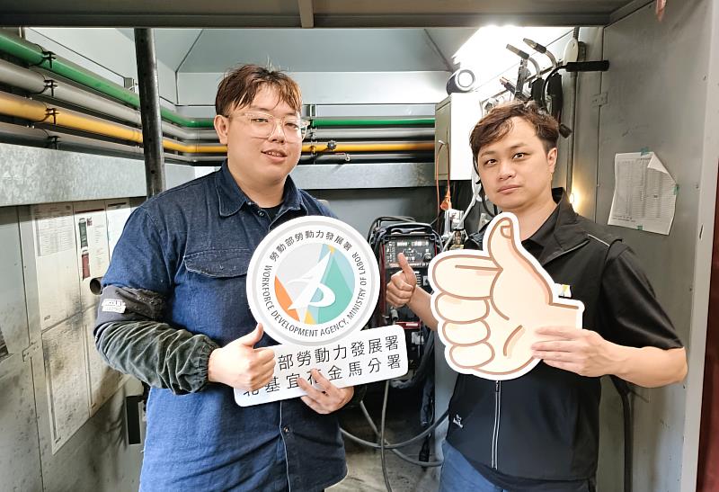 北分署銲接職類選手劉軒瑋(左)，已晉級第二階段國手選拔。