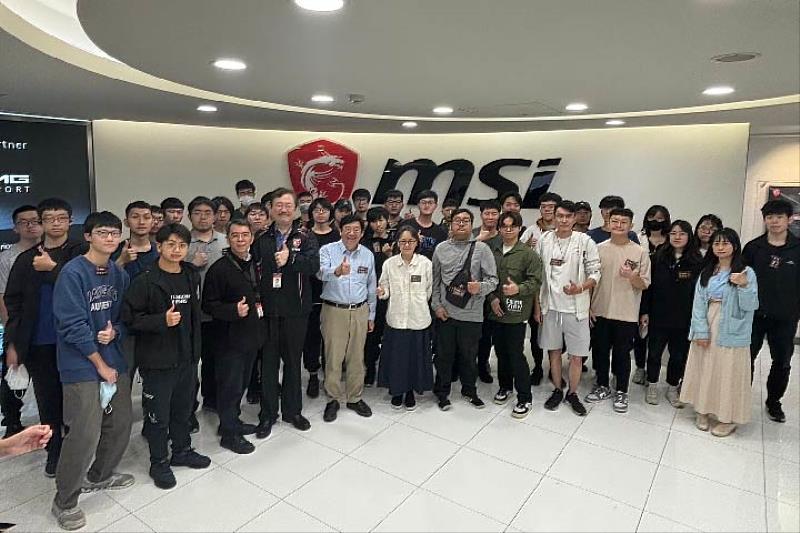 圖/資訊電機學院於本(113-2)學期,有 5 位學生於微星科技微學程實習結束後順利轉正,並獲頒每人 24 萬元留任獎金。