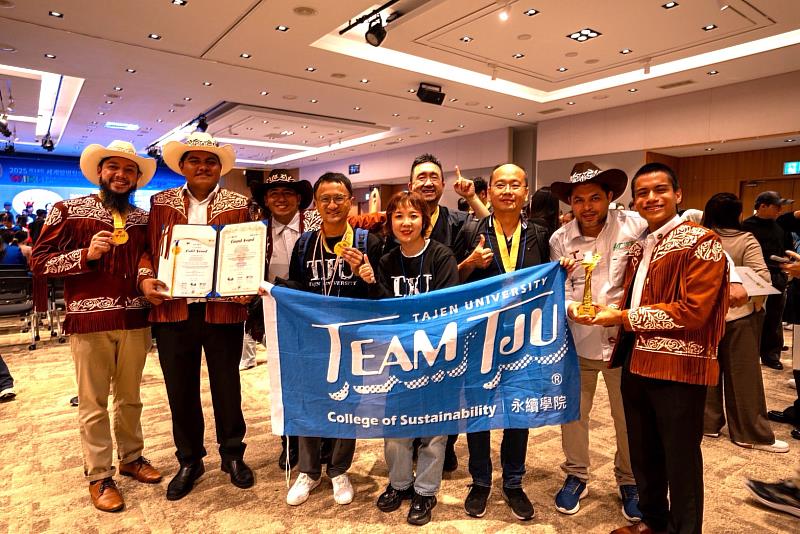 大仁科技大學參加韓國世界發明創新競賽團隊合影