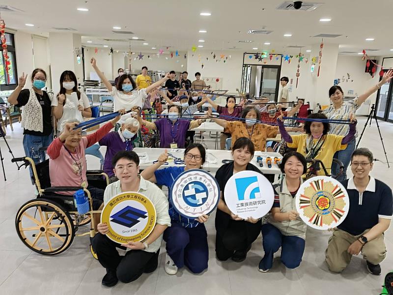 國立臺南護專與財團法人工業技術研究院、臺南榮譽國民之家共同推動AI正念運動助長者健康