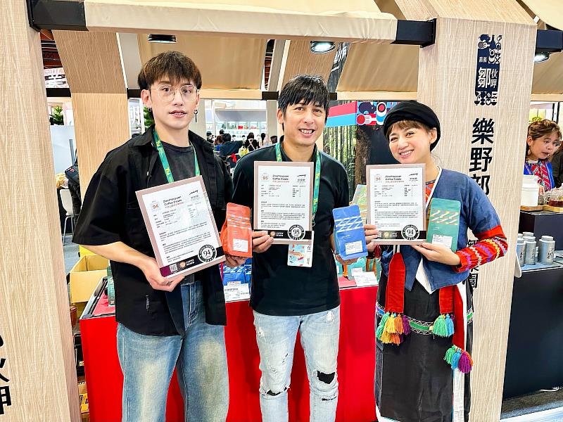 嘉義縣「鄒伙呷」強勢登場2025台灣美食展 高蕾雅代言開箱
