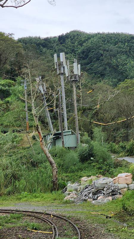 颱風重創基地台，嘉義縣電信修復率達98%、126村里訊號改善中