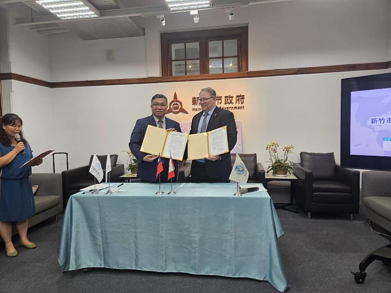 台加雙方正式簽署雙聯學制MOU,新竹市攜手加拿大官方教育機構,率先與新竹市數位實驗高中啟動合作