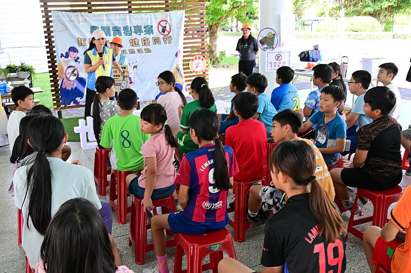 臺東縣衛生局暑期青春專案啟動 拒菸闖關活動Hing翻校園！