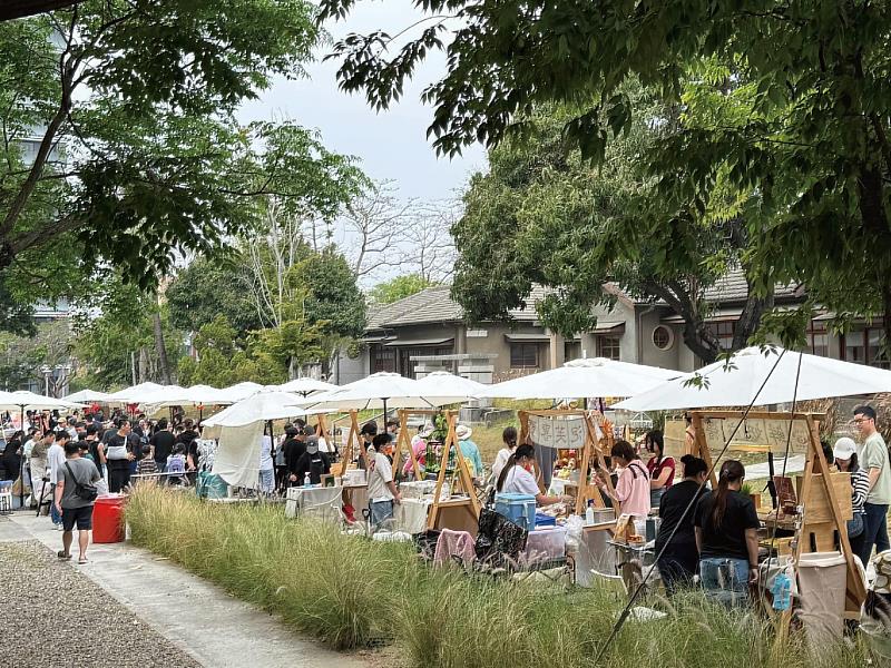 2025盛夏眷村音像盛宴，水交社 × 二空新村雙園區登場，穿越老眷村，享受夏夜浪漫光影與音樂。