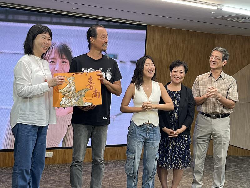 金曲歌后李竺芯與製作人鍾興民榮耀返鄉,「台南查某囝」與「台南查甫囝」音樂實力備受肯定。