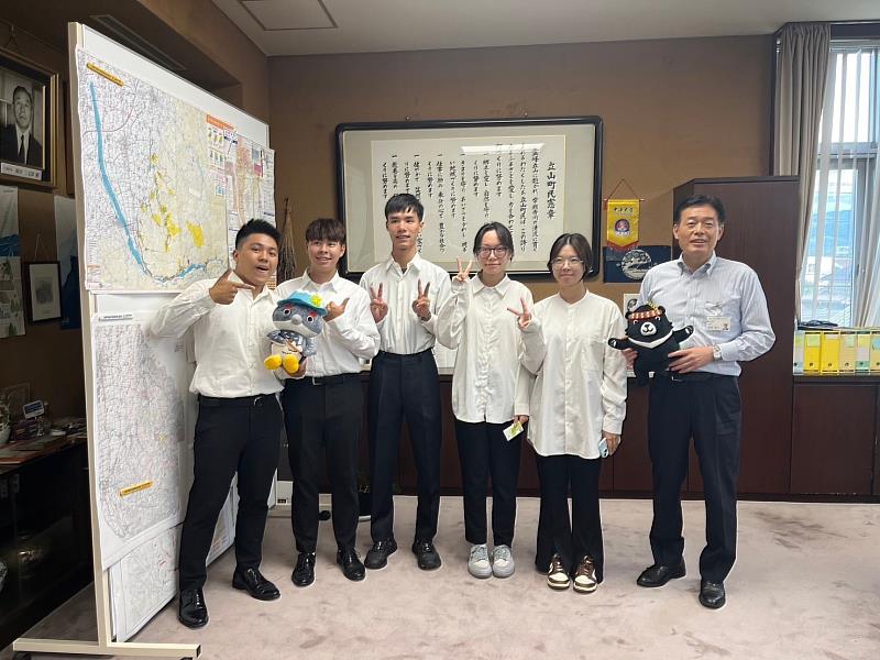 觀光學院學生至日本立山町實習,其表現優異榮獲當地町長舟橋貴任命為觀光大使。