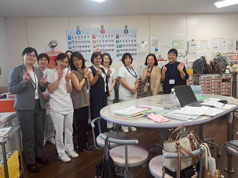 亞大護理學院,參訪伸江福址會「特別養護老人ホーム クロスハート幸・川崎」。