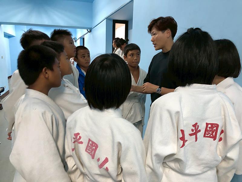 狂賀 臺東縣全壘打!池上國中張淨宜主任及太平國小陳慧欣教練榮獲114年度教育部師鐸獎殊榮