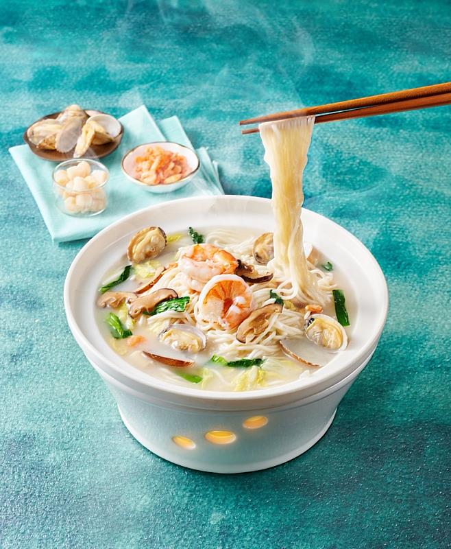 快跟爸表白　王品中餐為父親手作滷麵招待豬腳