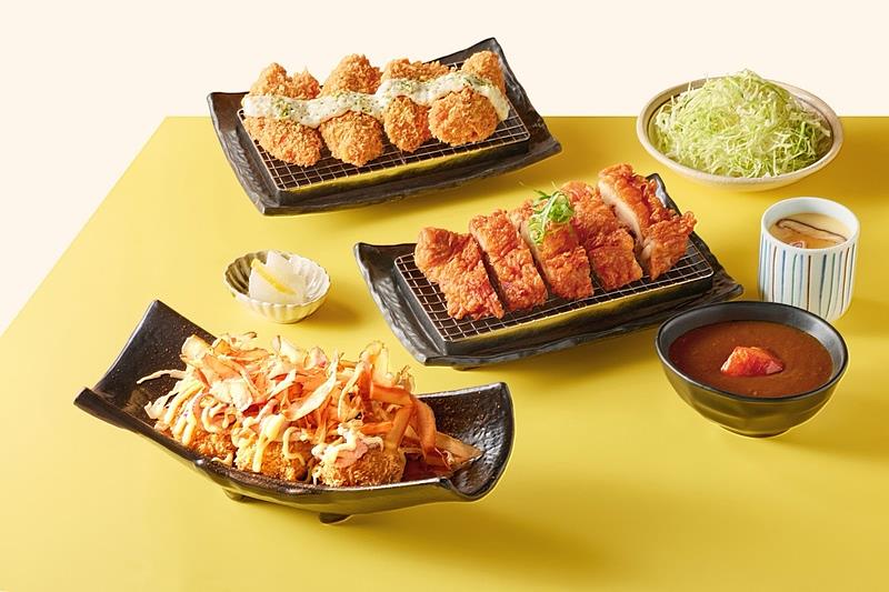 7/25-8/25到「品田牧場」消費滿600元,即可上網登錄發票,有機會抽中Switch2。(由後往前)塔塔香酥魚排、香酥雞排咖哩及黃金章魚燒豬排。