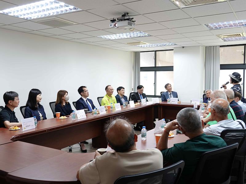 管理學院原M611研討室以國貿系創系前期系主任郭永助之名命名為「永助室」。