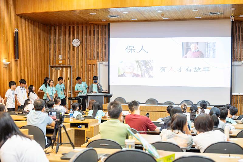 臺科大通識教育中心於7月2日至5日舉辦第2屆《城人式 STREAM沉浸式夏校》，結合科技實作、人文探索與場域學習，邀請來自全台各地的高中職學生走入社區，體驗跨領域且具深度思辨與公共關懷的學習旅程。