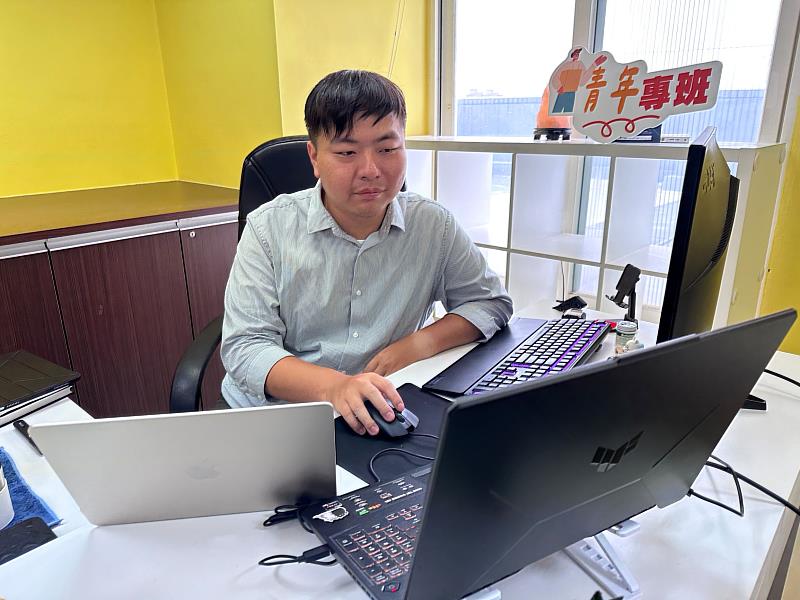 青年專班學員泰禾透過接案剪輯,創業收入漸佳