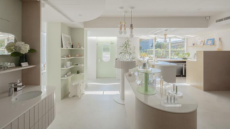 透過雙向引導與場景設計，19again 實現 OMO 虛實通路無縫體驗