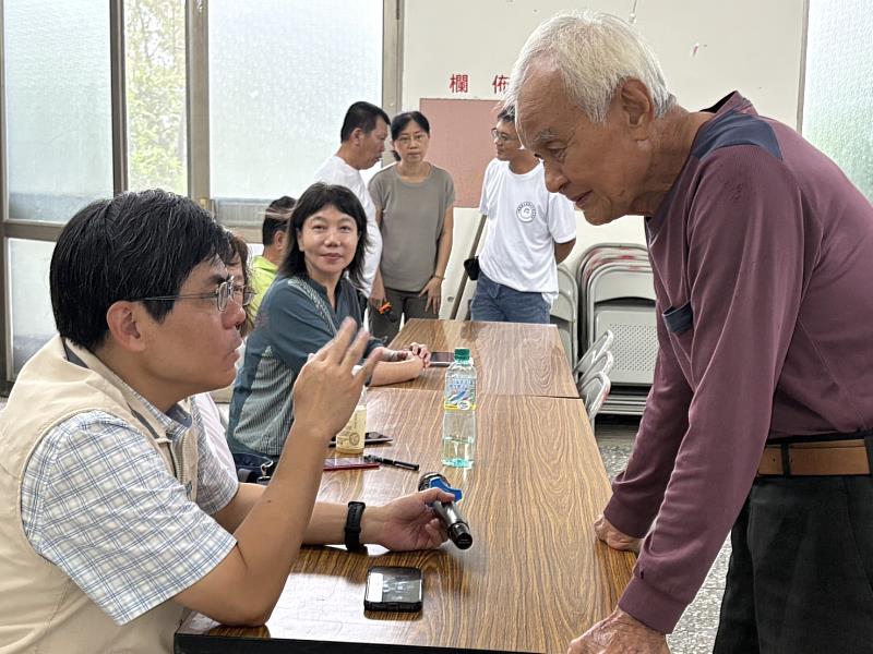 臺南啟動「3R計畫」，打造韌性農村老屋修繕行動系統，由文化局攜手柳營區公所、建築師鍾心怡、匠師李玄斌，以及八翁里長林靜芳等共同推動。