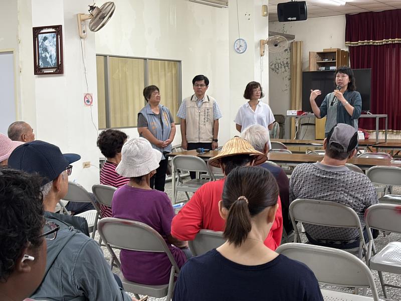 該計畫首案選在柳營區八翁里，昨(4)日文化局長黃雅玲與柳營區長劉發仲於現場召開說明會。