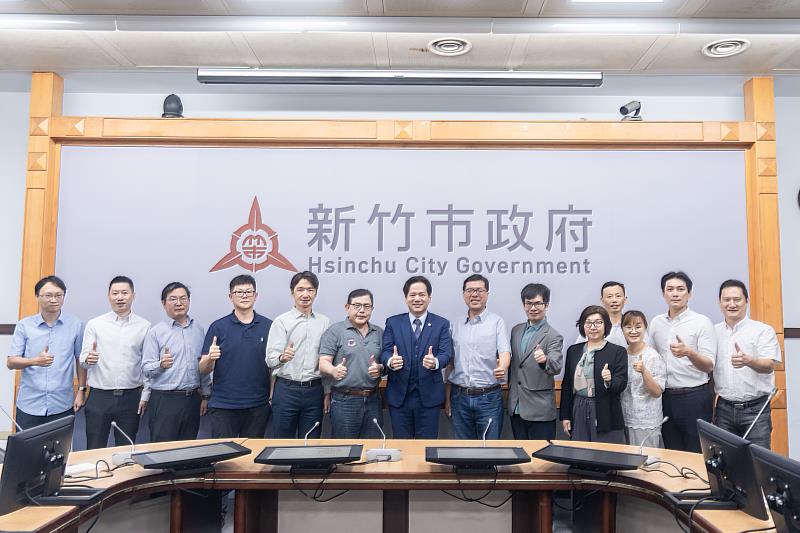 邱臣遠代理市長召開關稅應變專案小組第三次會議，全力協助業者度過關稅衝擊。
