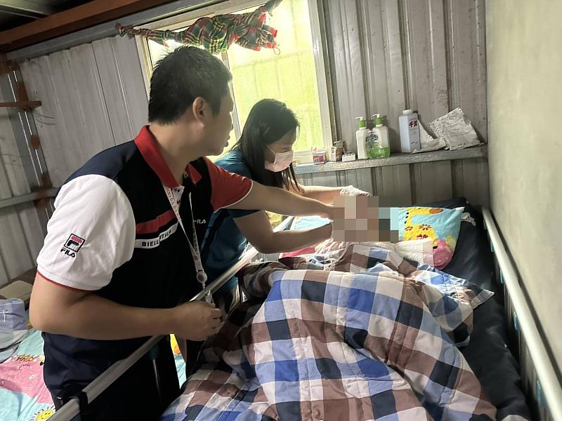 連日豪雨停班課，嘉義縣大埔衛生所暖心換管不間斷