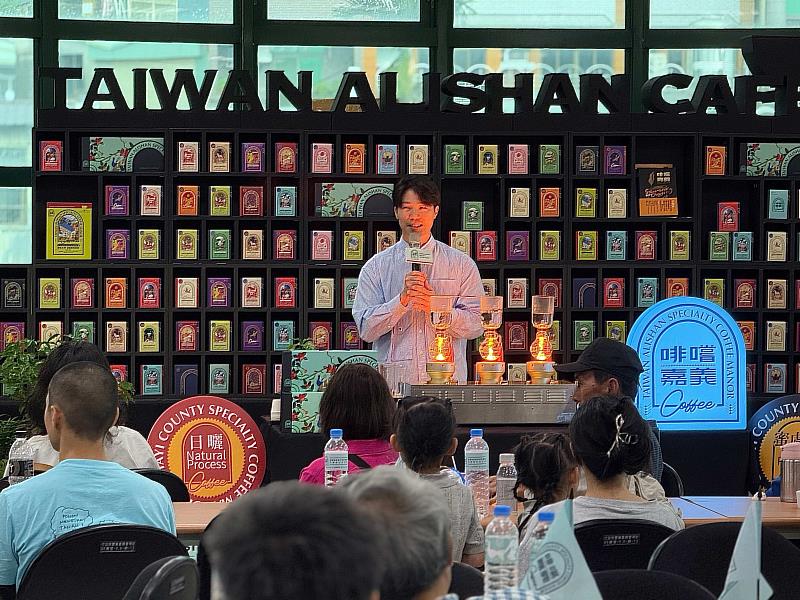 嘉義咖啡驚豔國際!紫金級豆熱銷245公斤、媒合金額破56萬