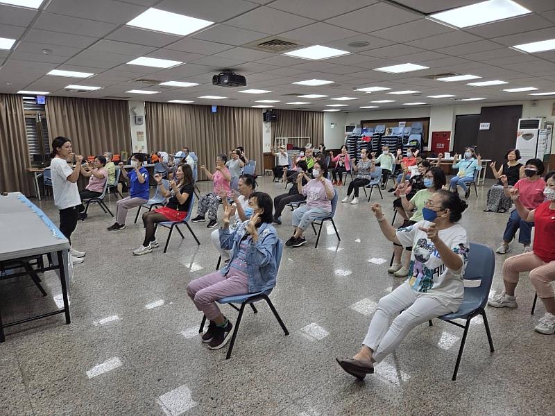 臺東縣府打造銀髮學習基地 柔道國手帶課長者活力全開