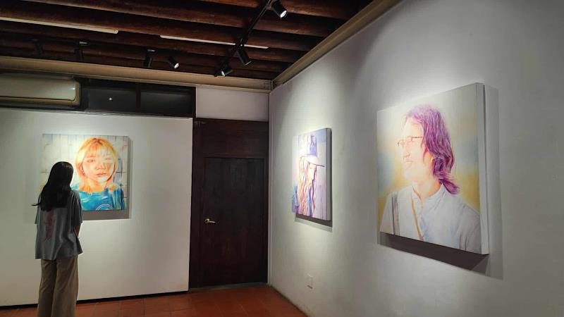 鹽水女兒返鄉首展《之間—林俐伃個展》展現細膩情感。