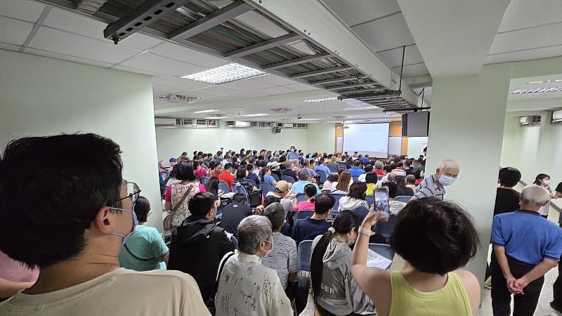 圖3.「香山交流道北側地區都市計畫可行性評估」說明會。