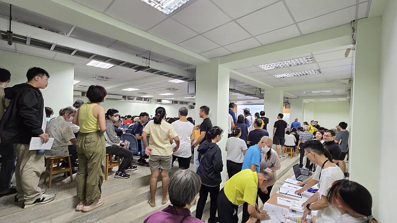 圖4.「香山交流道北側地區都市計畫可行性評估」說明會。
