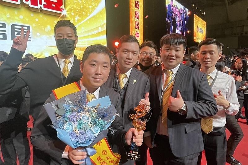 永慶房屋強調「團隊合作而非個人英雄主義」的企業文化,彼此互相幫忙創造好成績。
