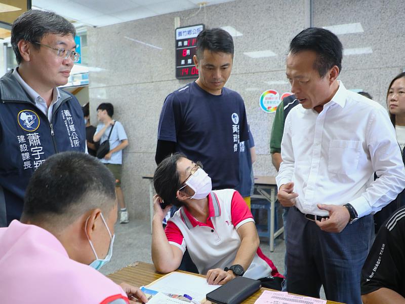 800臨時工職缺助災後重建 翁章梁前往關心