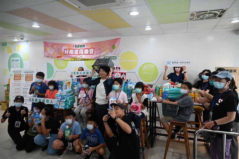臺東綠色消費活動開跑 饒慶鈴邀民眾優先選購綠色消費標章產品 攜手響應淨零生活
