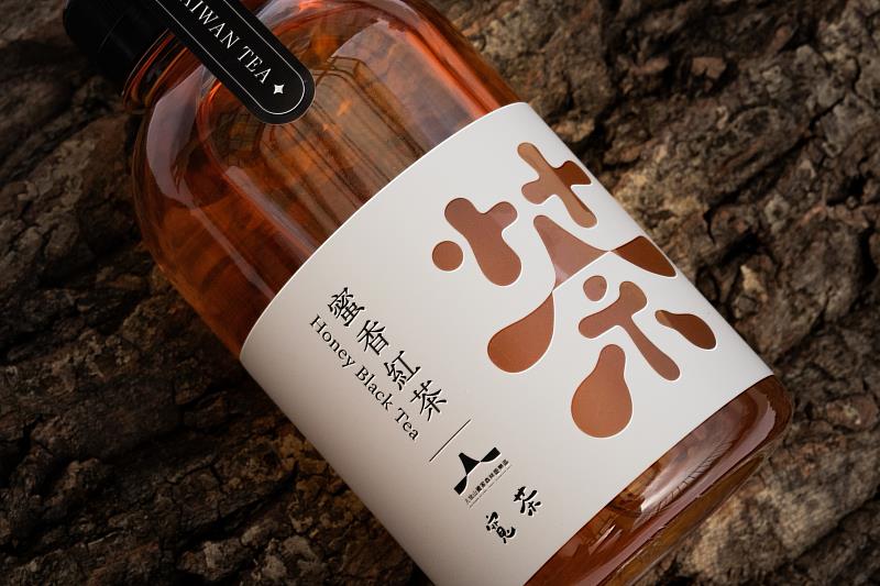 八仙山X寬茶聯名冷泡茶,邀請民眾在夏日山林茶香中品茗沁涼